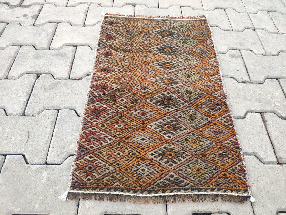 Handmade Small Kilim Rug: Authentic Loom Rug (1.41x2.30 ft)
