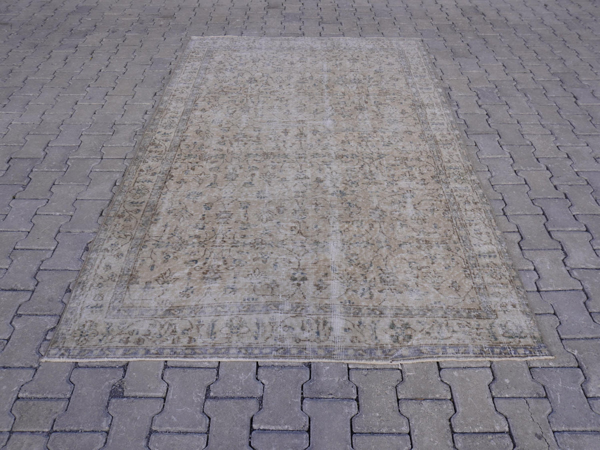 Handwoven Beige Oushak Wool Rug: 5x8 Turkish Boho Area Rug