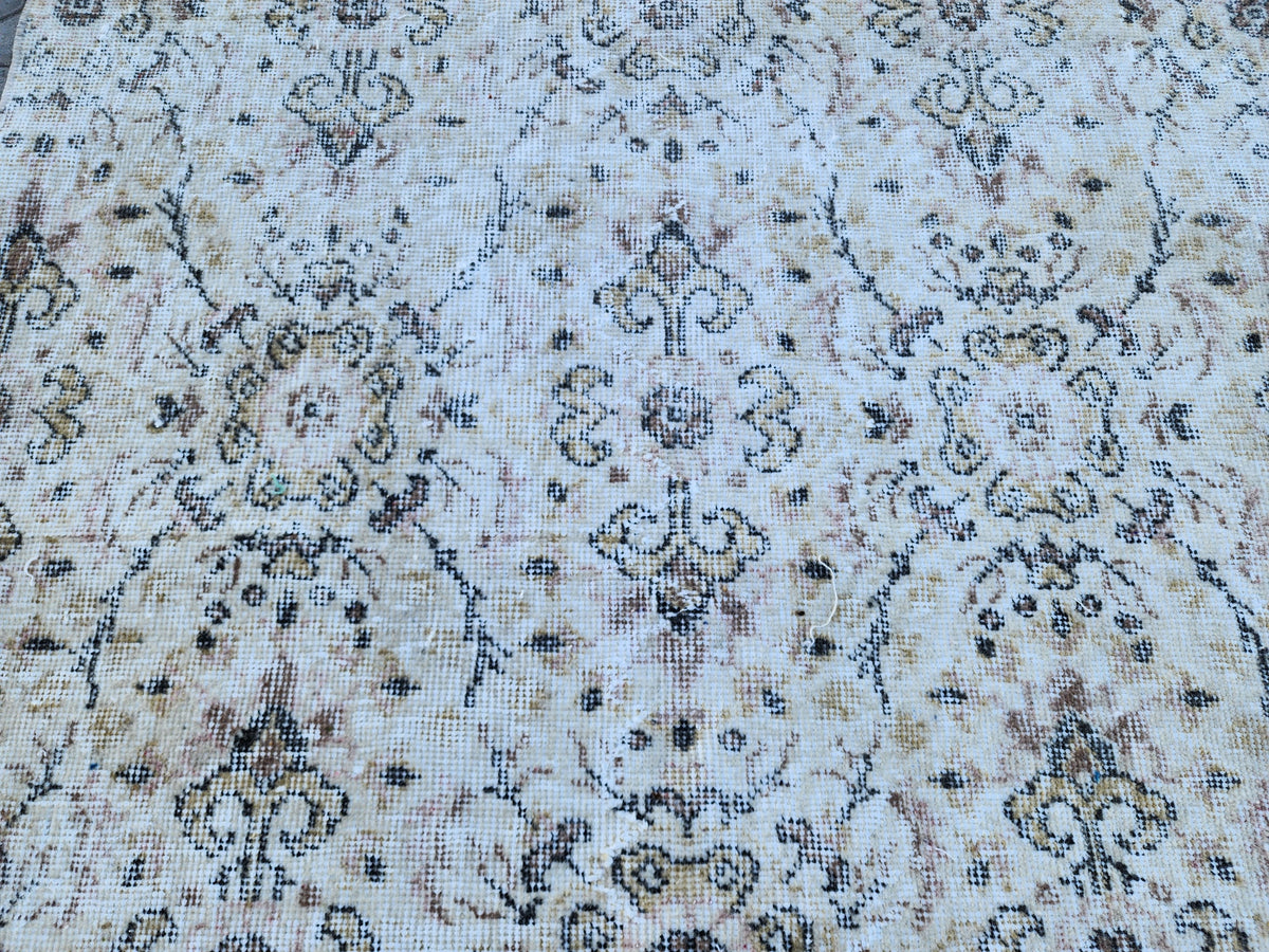 Handwoven Turkish Oushak Rug: 3x6 Neutral Wool & Cotton