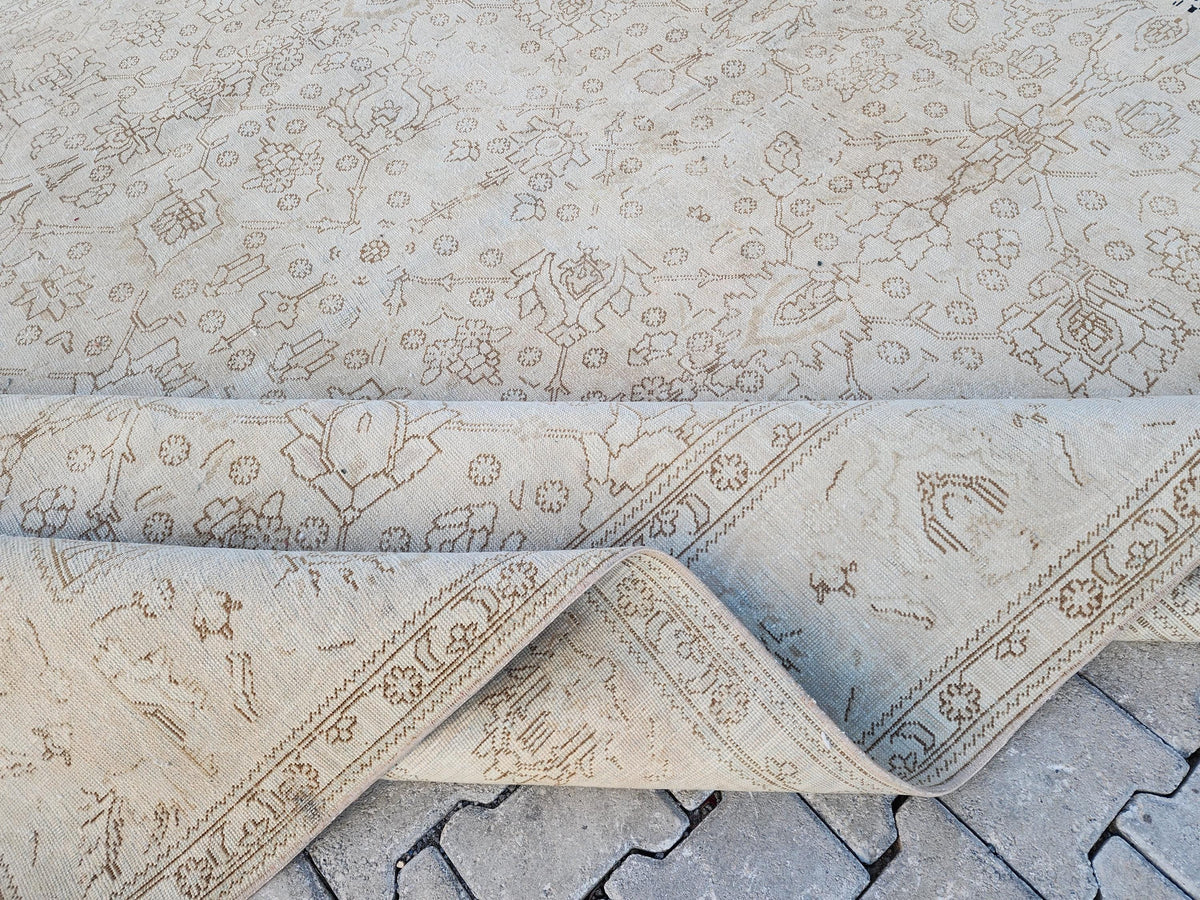 Vintage Turkish Area Rug 10x12: Handcrafted Wool Beige Rug