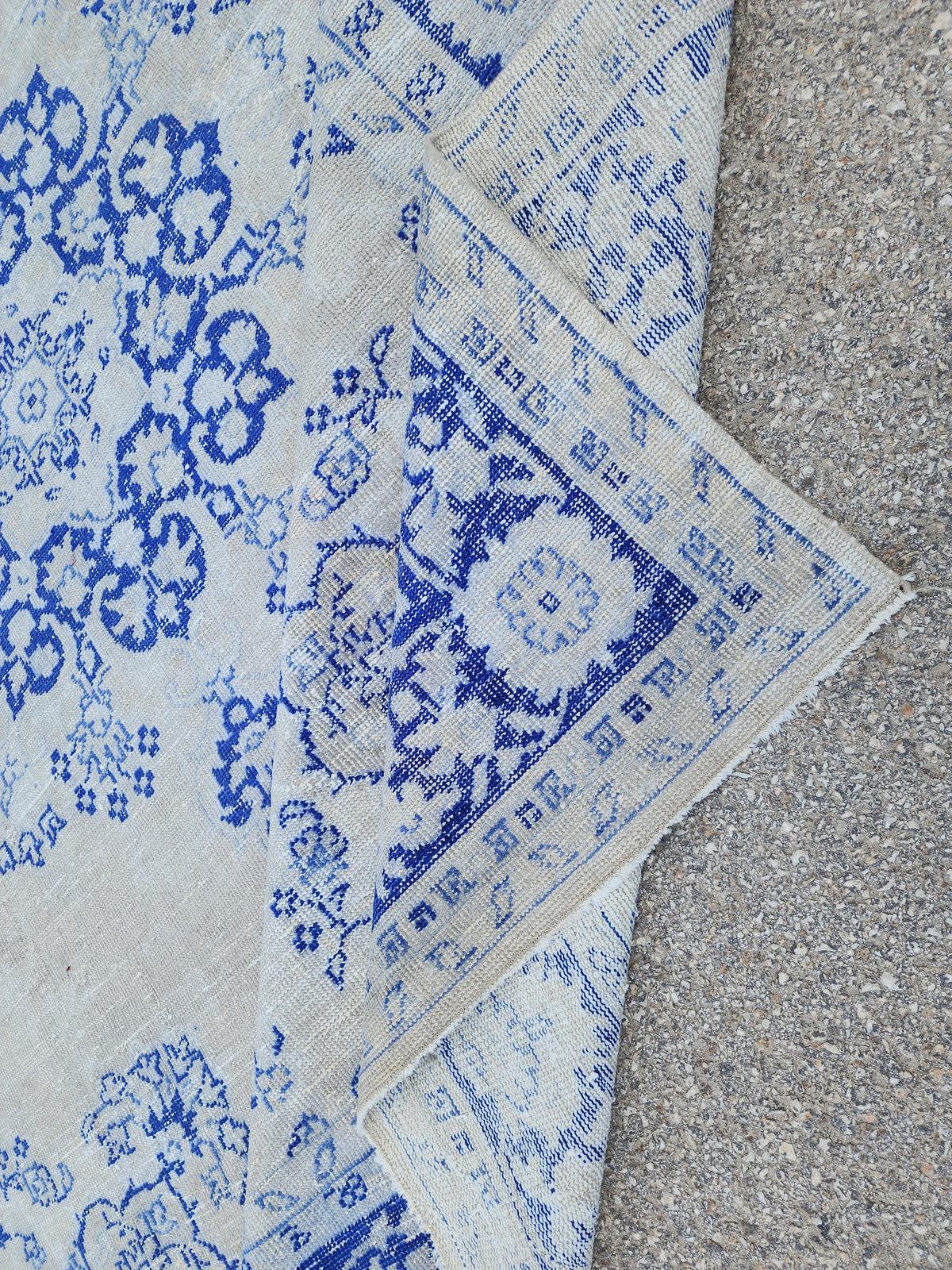 Vintage Oushak Rug 8x11: Blue Medallion Turkish Hand-Knotted Wool Area Rug