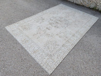 6x9 Vintage Oushak Rug: Handknotted Wool Isparta Carpet