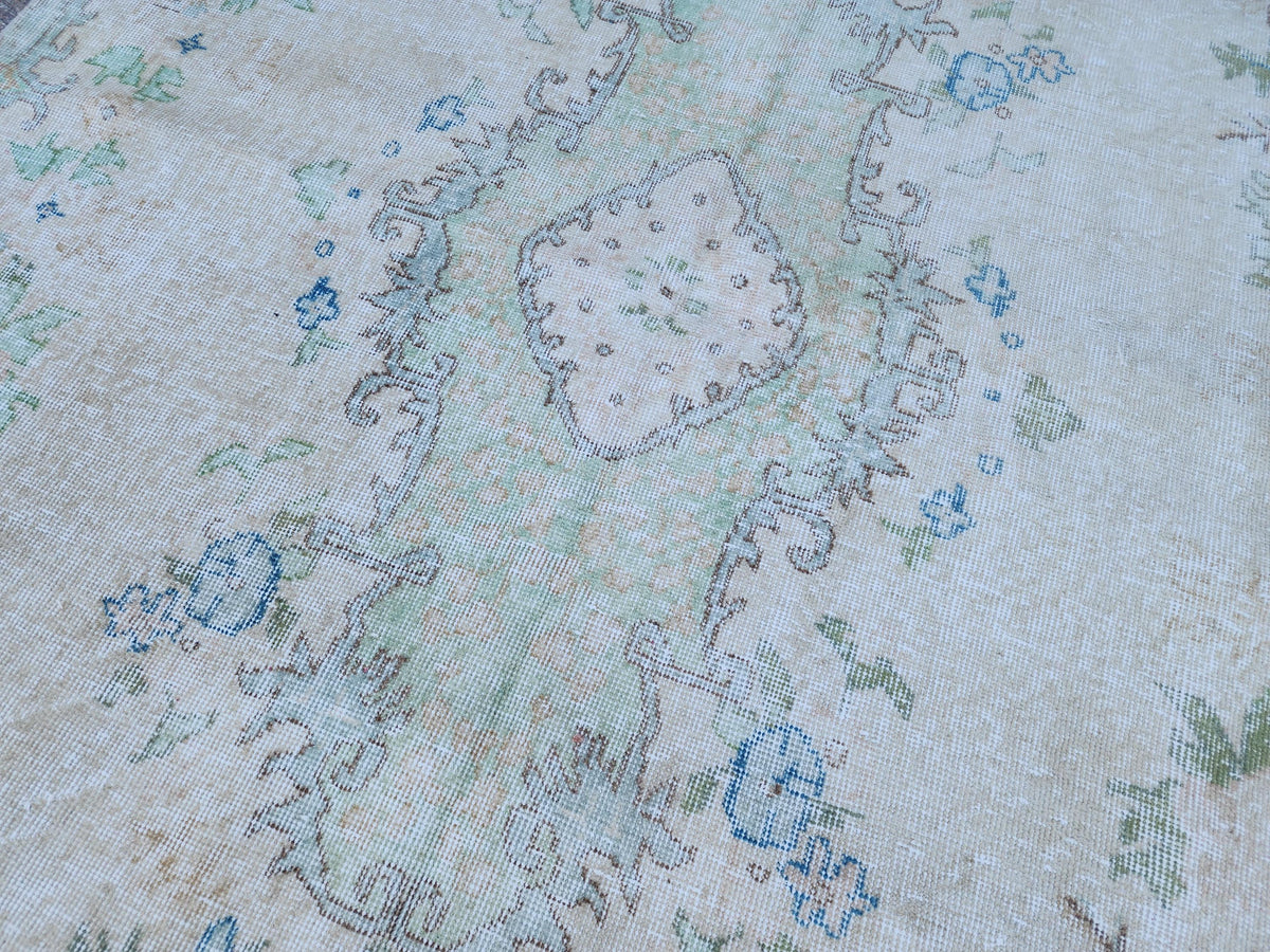 Neutral Oushak Rug 5x9: Hand-Knotted Wool Turkish Rug