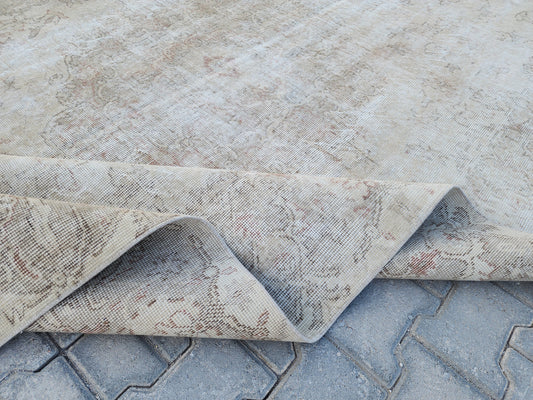 Beige Vintage Oushak Rug 6x10: Hand-Knotted Oriental Decor