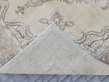 Large Vintage Turkish Rug 9x12: Handwoven Wool Beige Cream