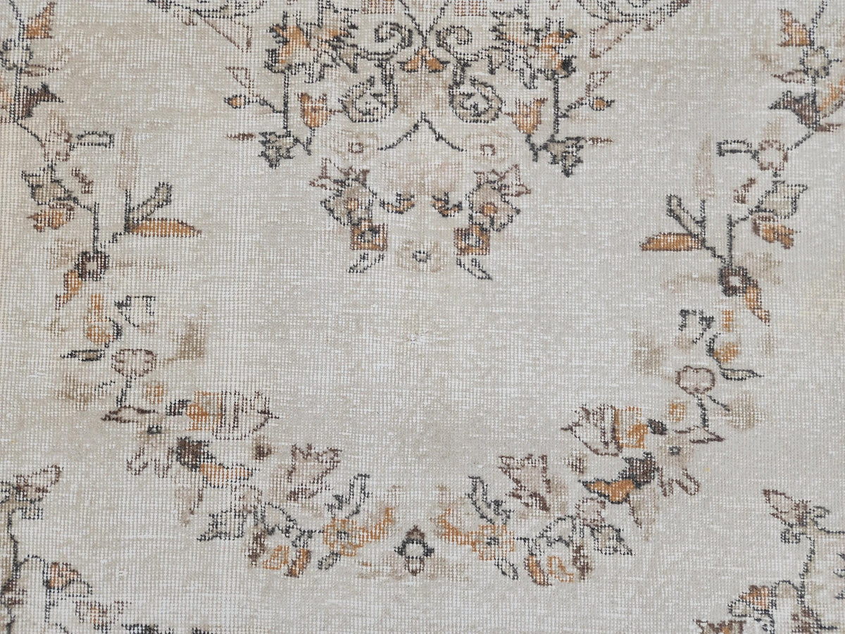 6x9 Vintage Oushak Rug: Handwoven Turkish Wool Medallion Rug