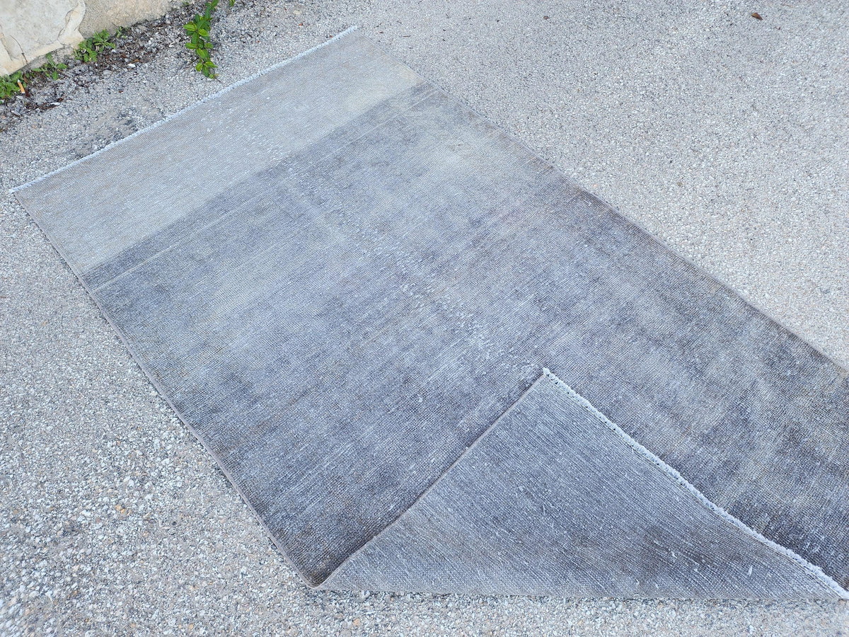 Gray Wool Turkish Rug 4x7: Handwoven Oriental Decor