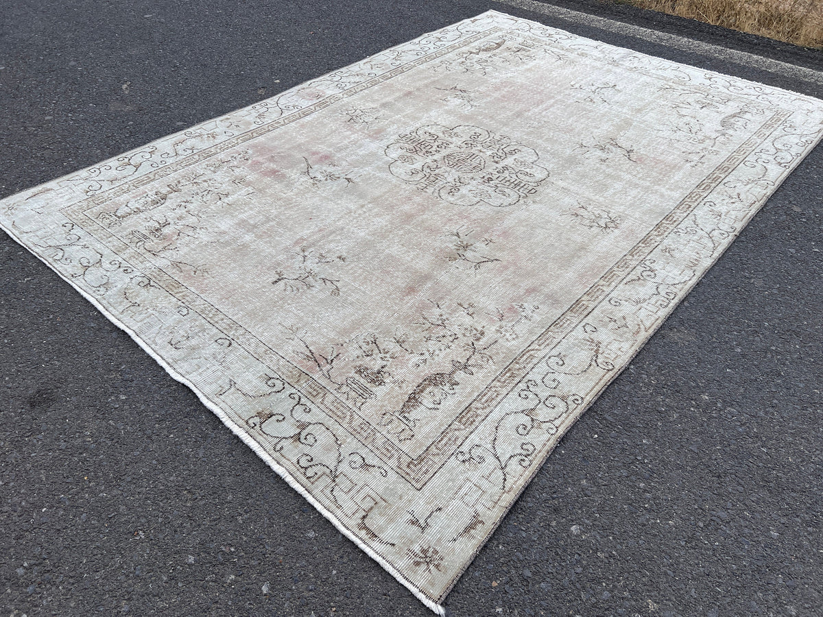 Hand Knotted Oushak Wool Rug 7x10: Neutral Oriental Decor