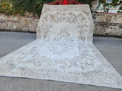 7x10 White Oushak Rug Hand‑Knotted Wool Area Rug Neutral Decor: Medallion Turkish Design