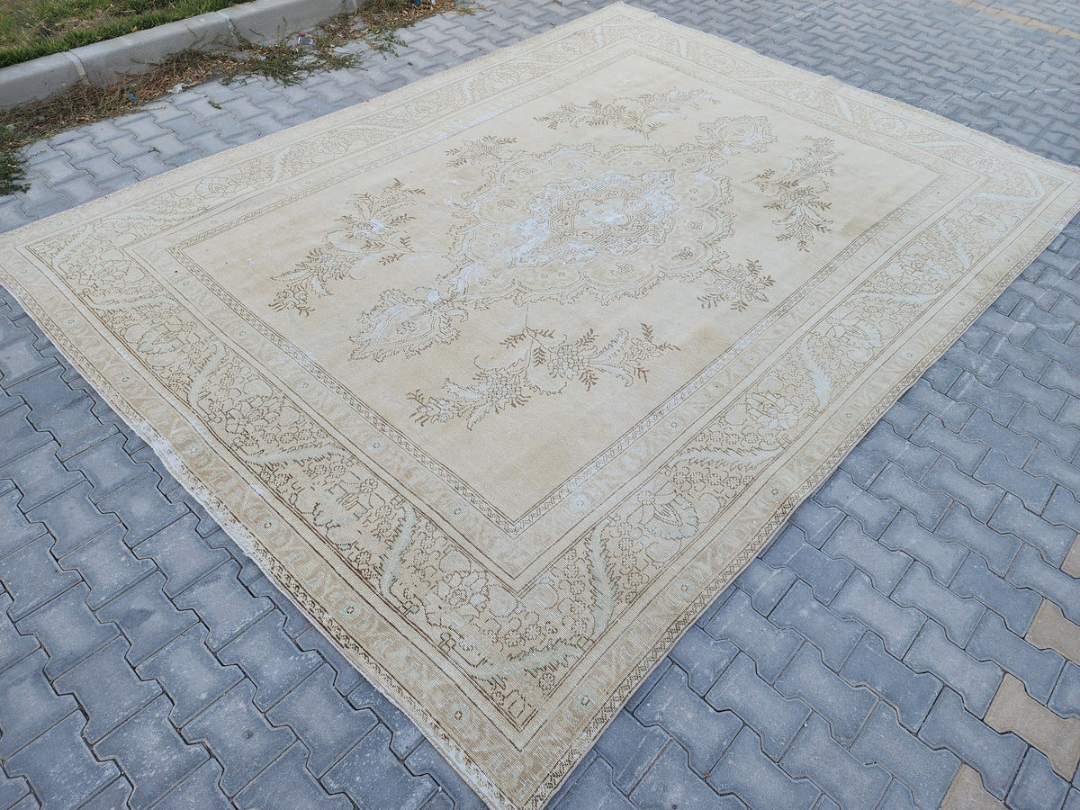 Vintage Oushak Rug 9x12: Beige & Gray Hand-Knotted Turkish Rug