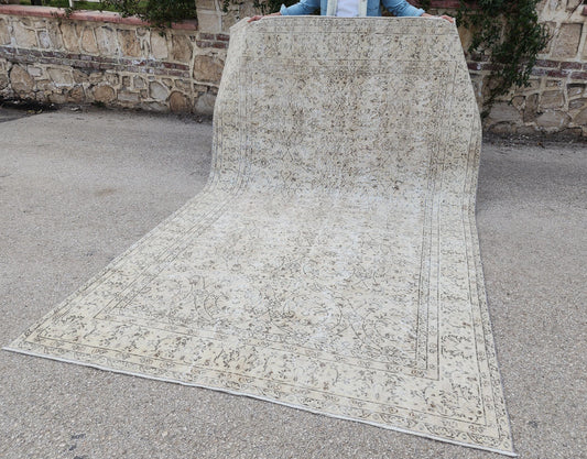 Vintage Turkish Rug 6x10: Neutral Wool Farmhouse Decor