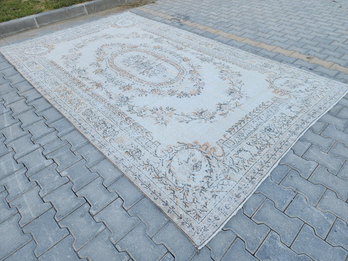 Vintage Isparta Turkish Rug 7x10: Green Oriental Rug