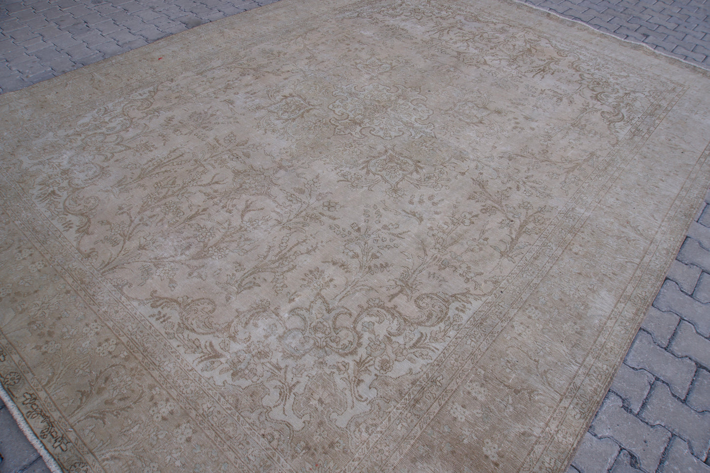 Wool Vintage Large Rug 9x12 ft- 2004