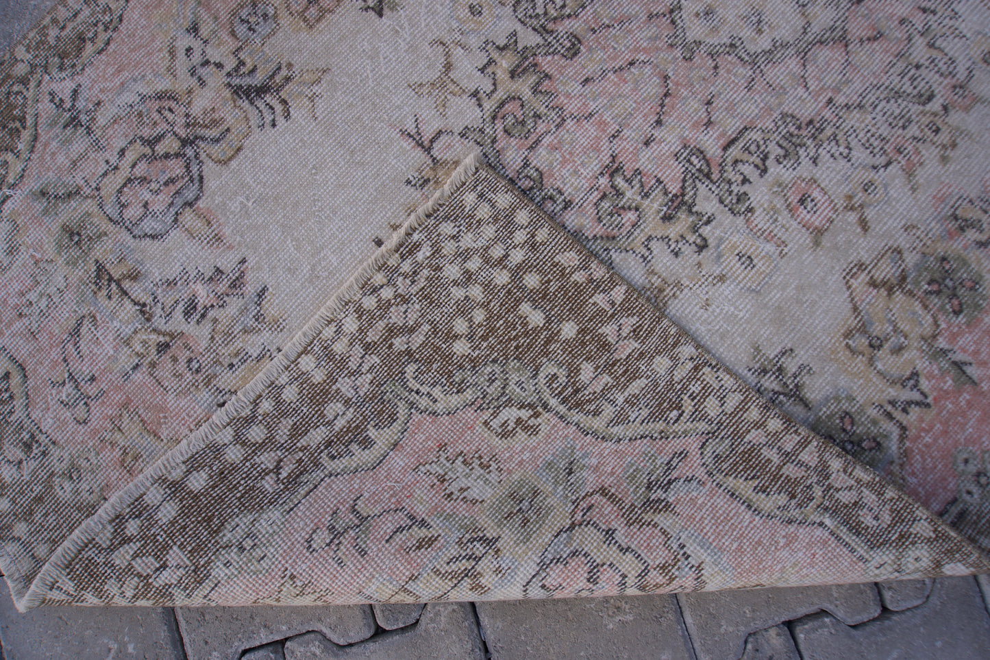 Neutral Small Wool Rug 4x7 ft - sku1507