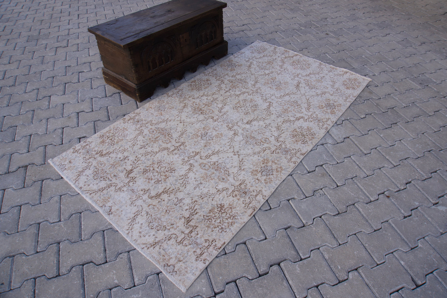 Small Neutral Rug 4x7 ft - sku 990