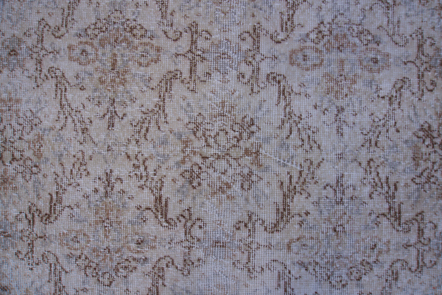 Small Neutral Rug 4x7 ft - sku 990