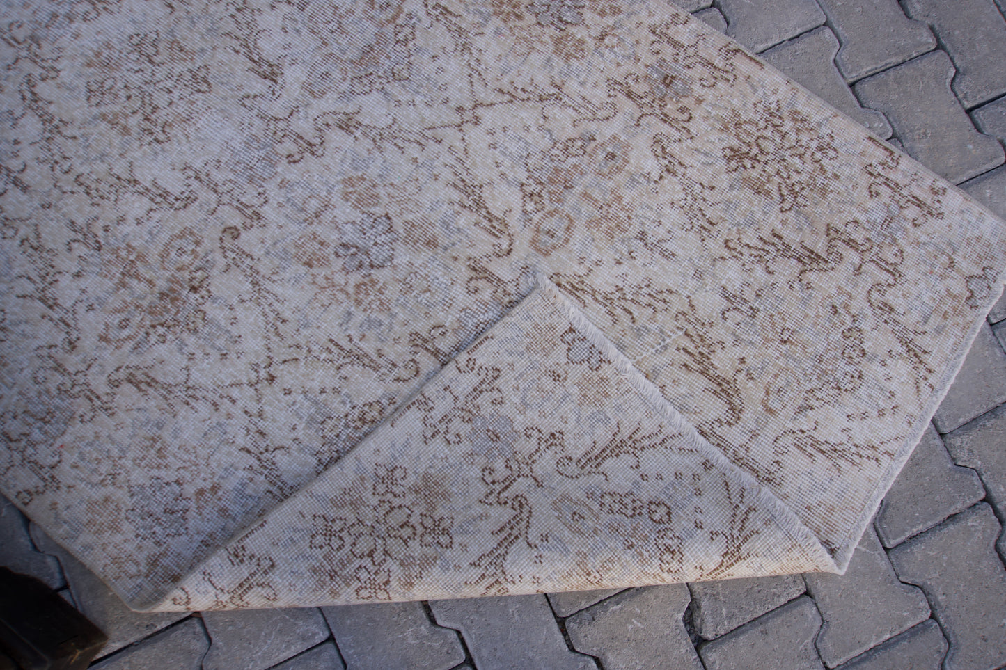 Small Neutral Rug 4x7 ft - sku 990