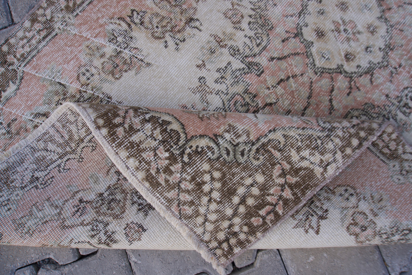 Vintage Small Rug 4x7 ft - sku 896
