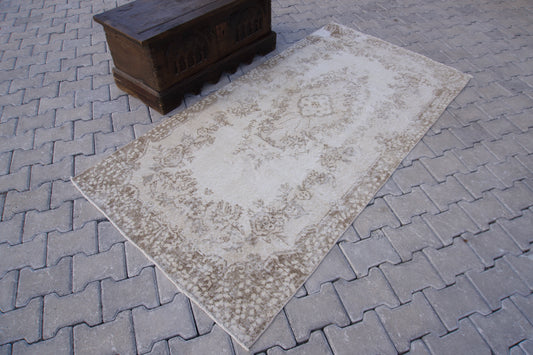 Neutral Small Rug 4x7 ft - sku1171
