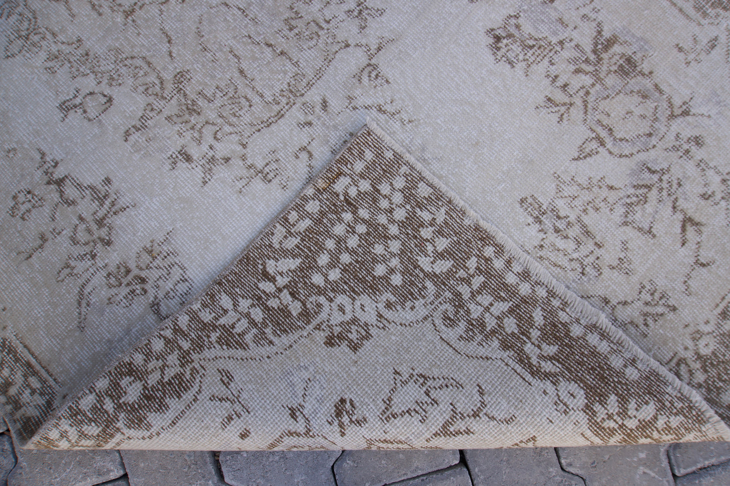 Small Neutral Rug 4x7 ft - sku 997