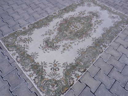 Neutral Small Rug 4x7 ft - sku 902