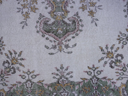 Neutral Small Rug 4x7 ft - sku 902