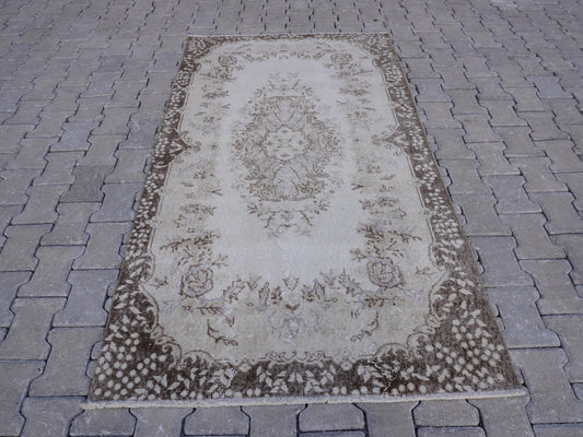 Neutral Small Rug 4x7 ft - sku 1008