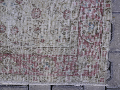 Neutral Small Rug 4x7 ft - sku 1517