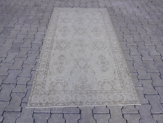 Neutral Small Rug 4x7 ft - sku 1515