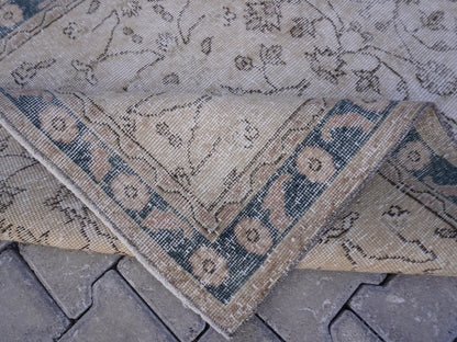 Neutral Small Rug 4x7 ft - sku 1529