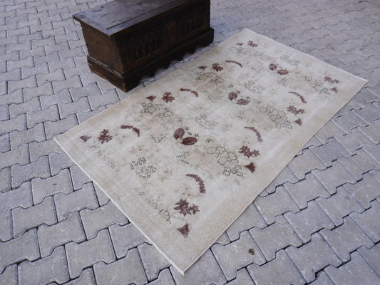 Vintage Wool Neutral Small Rug 4x7 ft - sku 992