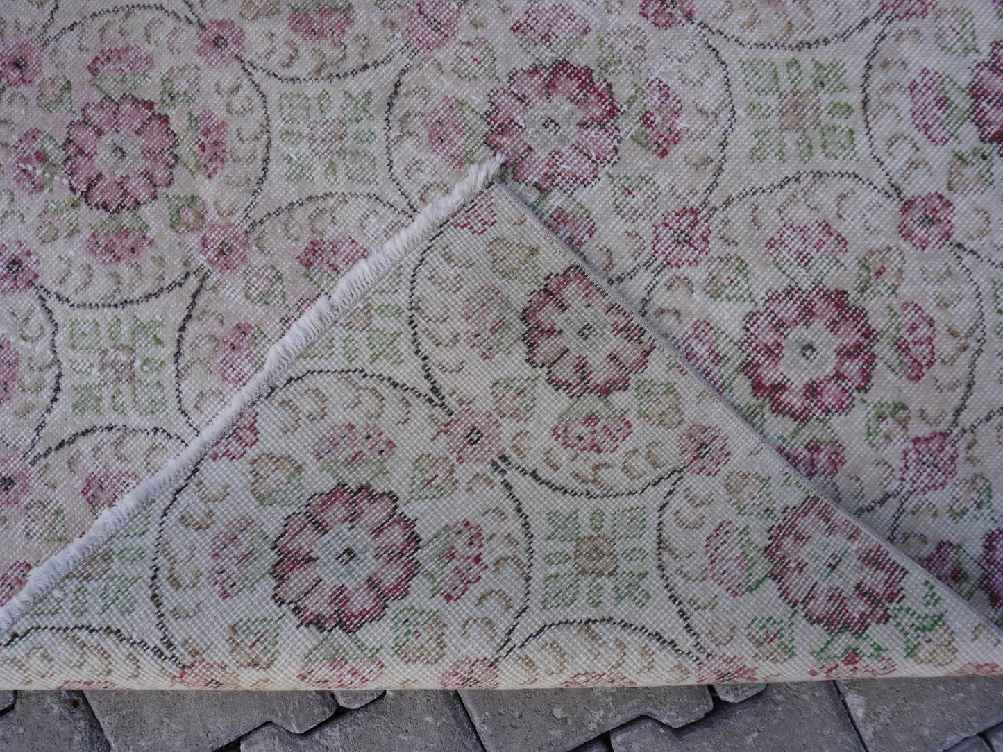Turkish Wool Neutral Small Rug 4x7 ft - sku 994