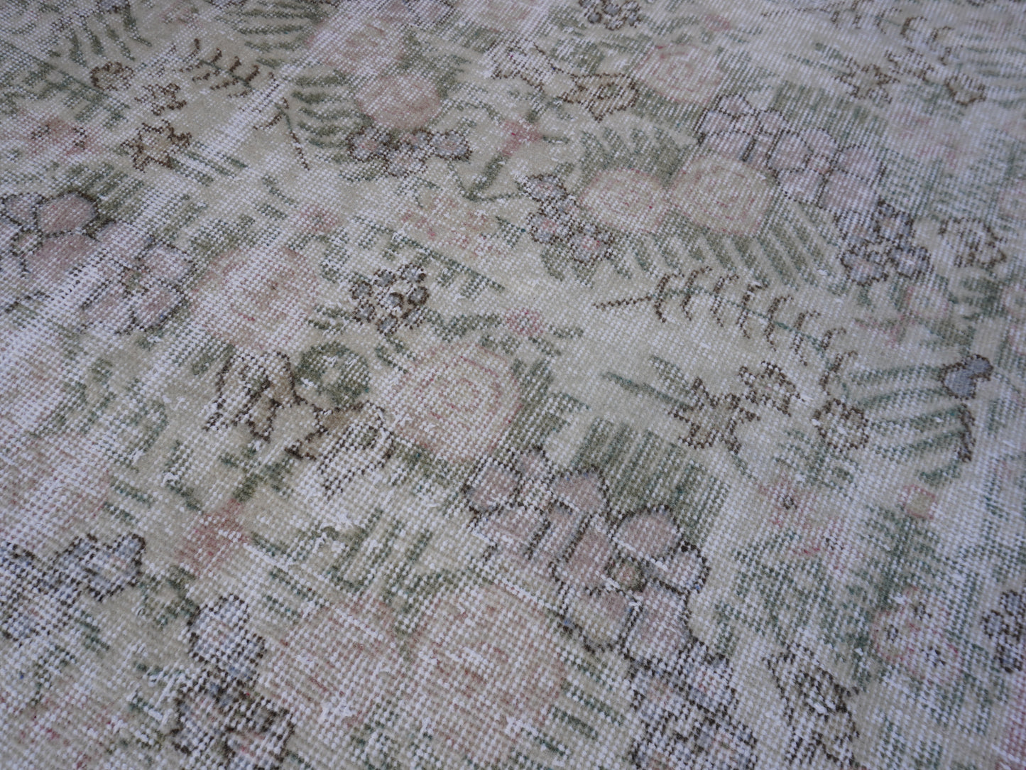 Turkish Wool Neutral Small Rug 4x7 ft - sku 987