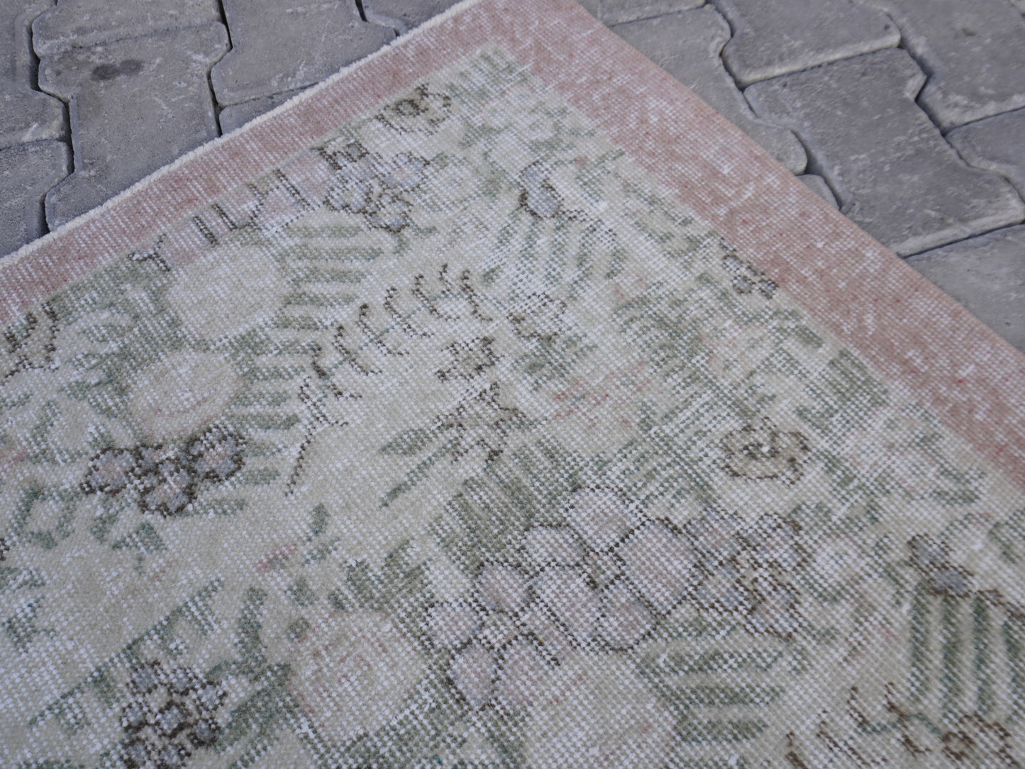 Turkish Wool Neutral Small Rug 4x7 ft - sku 987