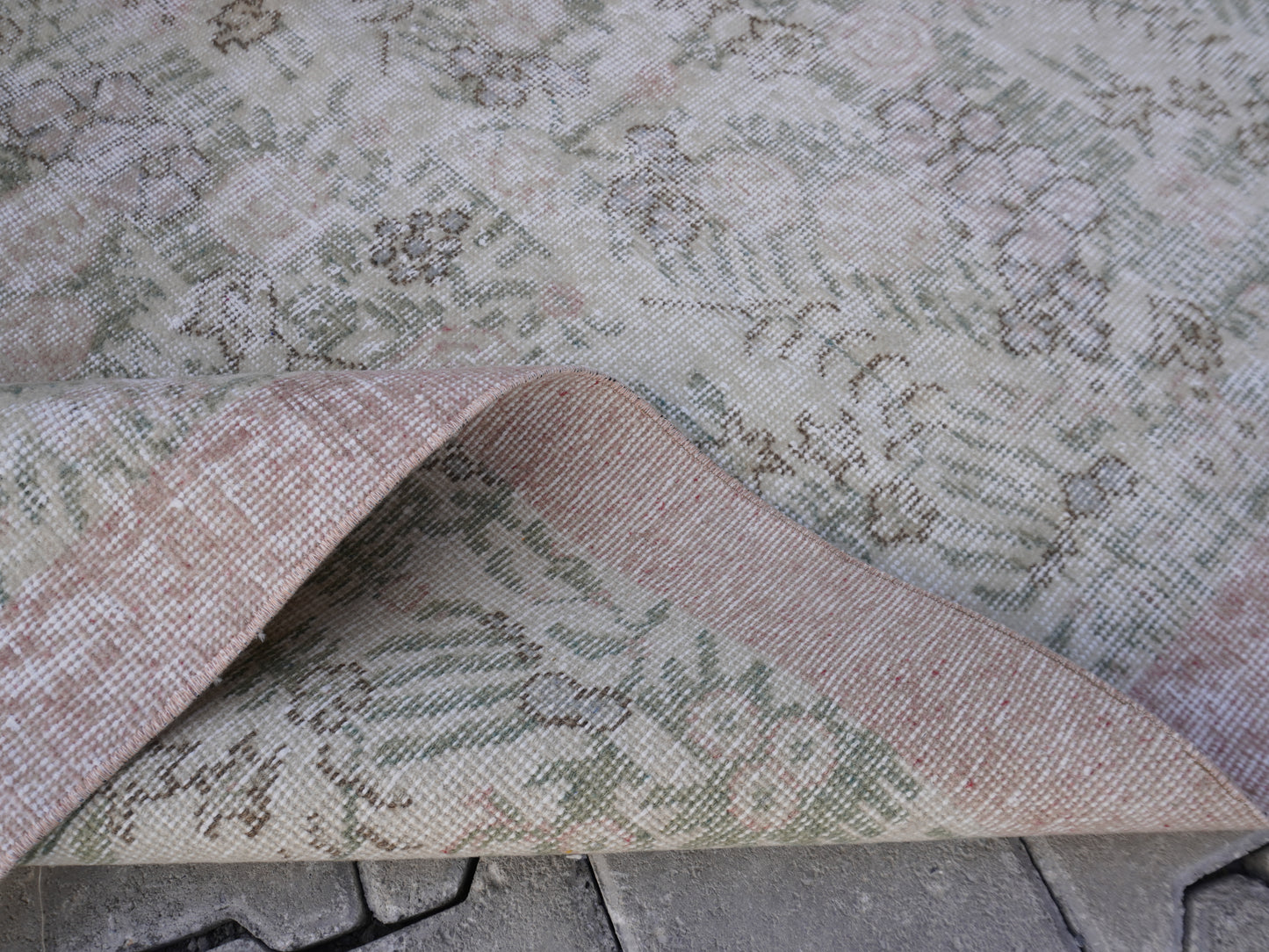 Turkish Wool Neutral Small Rug 4x7 ft - sku 987