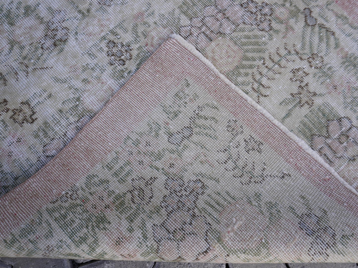 Turkish Wool Neutral Small Rug 4x7 ft - sku 987