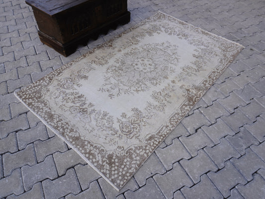 Vintage Area Neutral Small Rug 4x7 ft - sku 1161