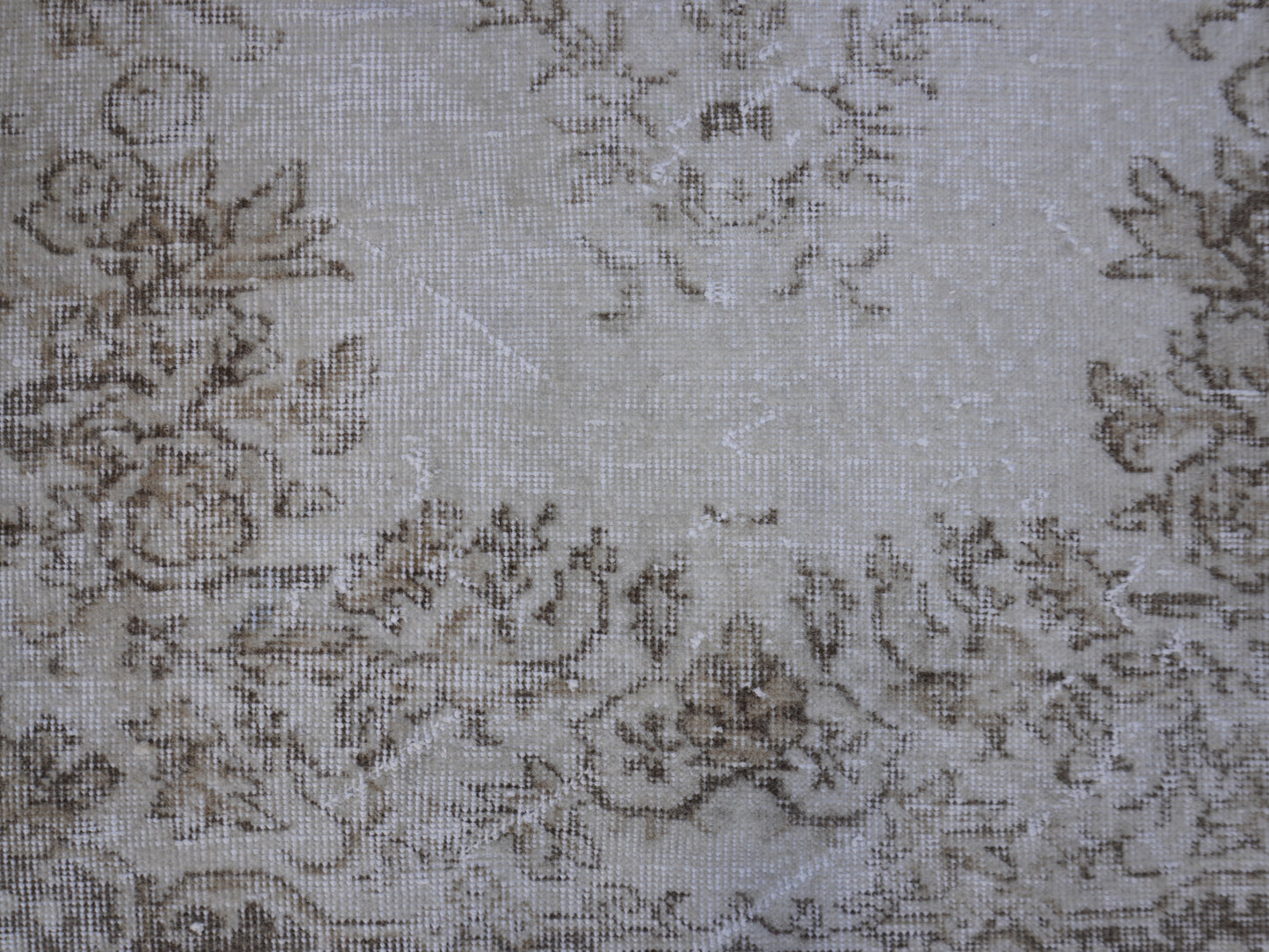Vintage Neutral Small Rug 4x7 ft - sku 1001