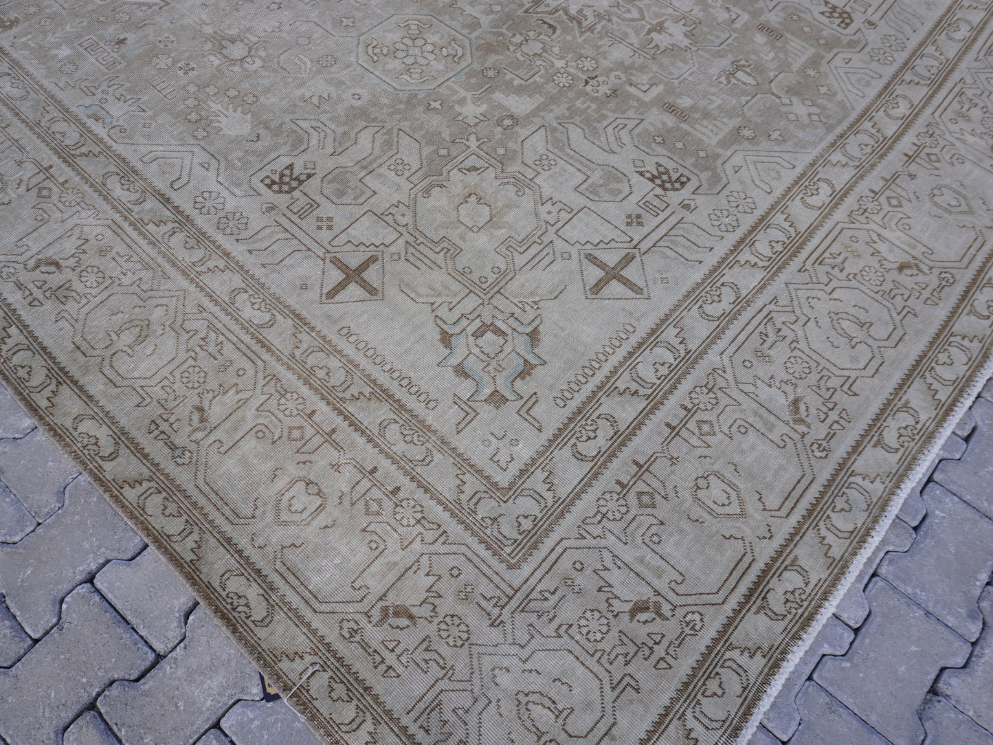 Vintage Neutral Large Rug 9x13 - sku2014