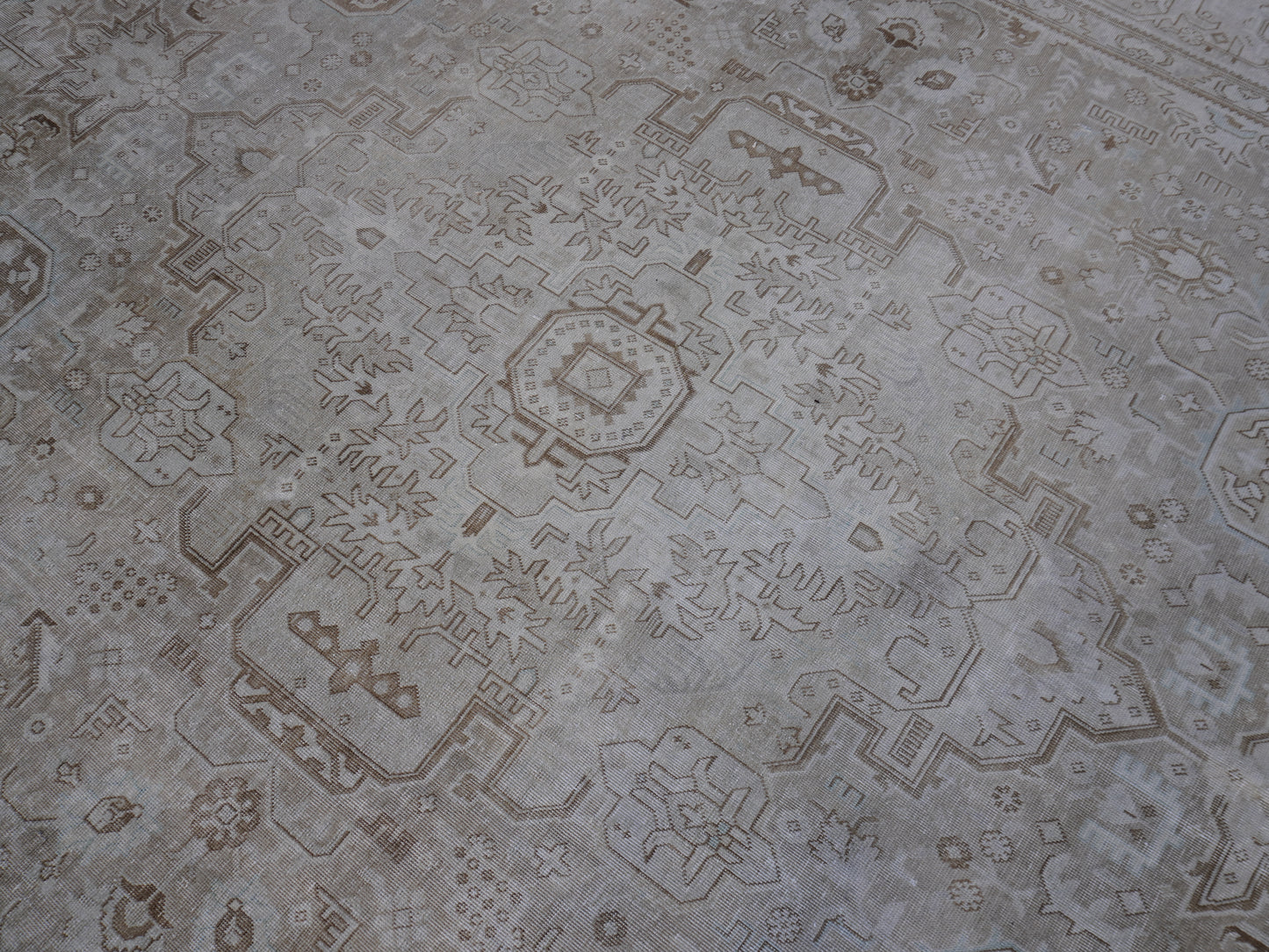 Vintage Neutral Large Rug 9x13 - sku2014