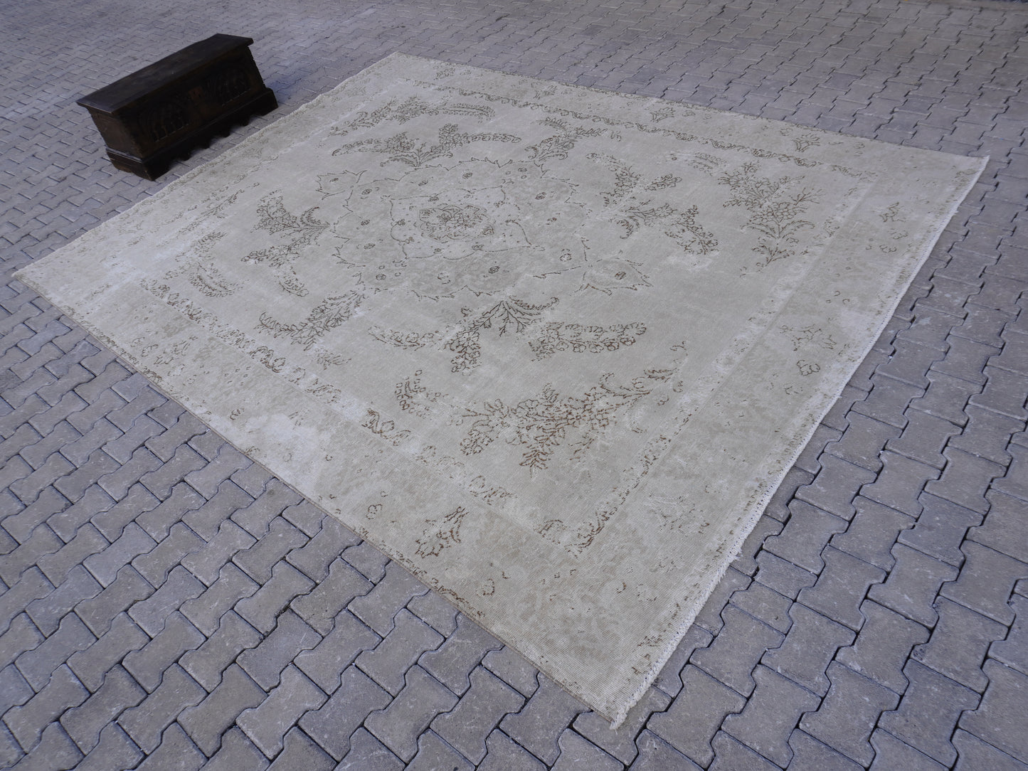 Neutral Large Vintage Rug 9x12 ft - sku2003