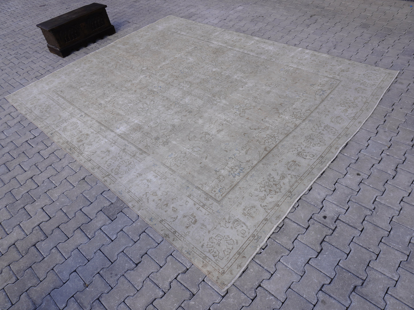 Neutral Wool Vintage Rug 9x12 ft - sku2028