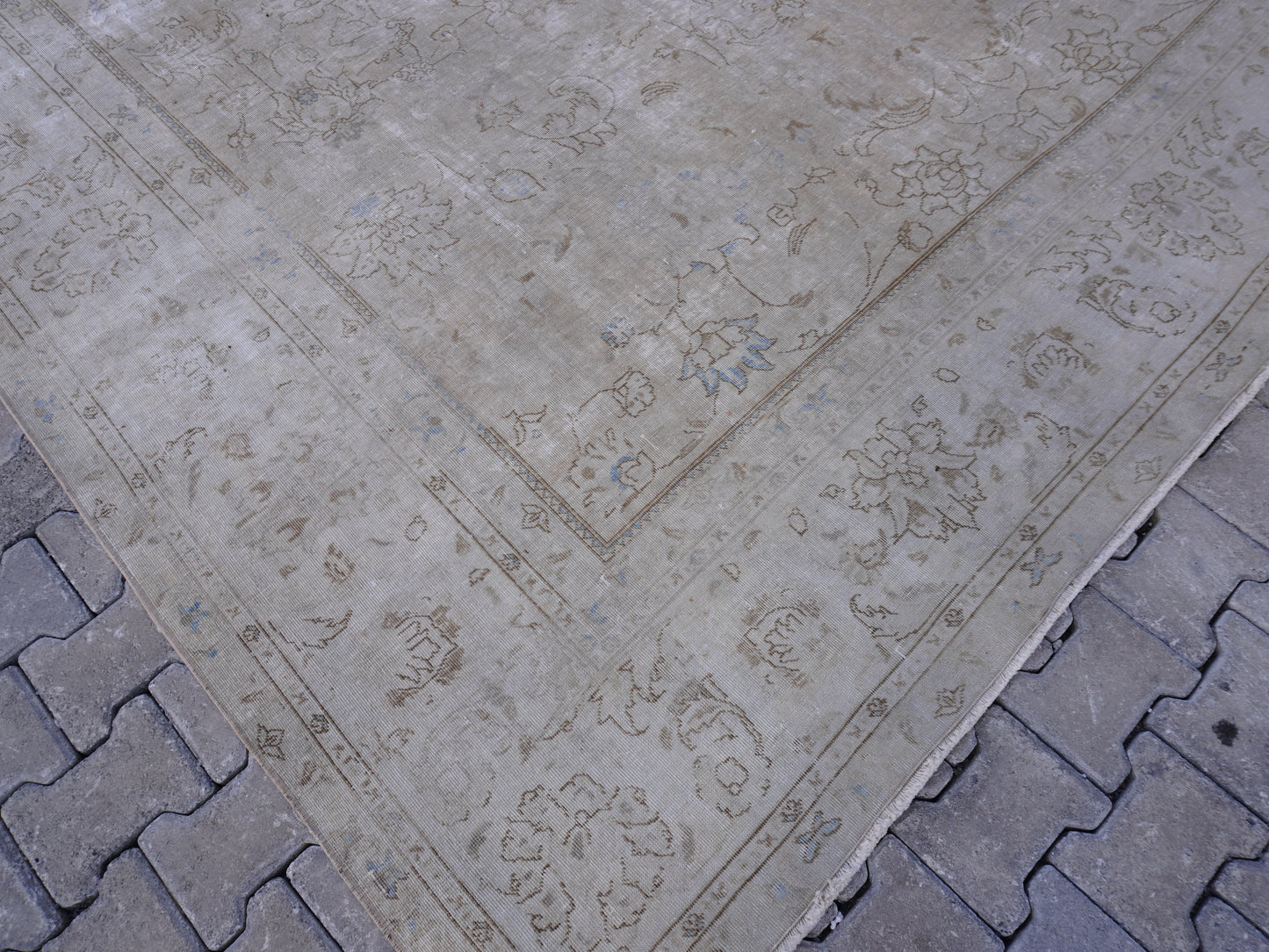 Neutral Wool Vintage Rug 9x12 ft - sku2028