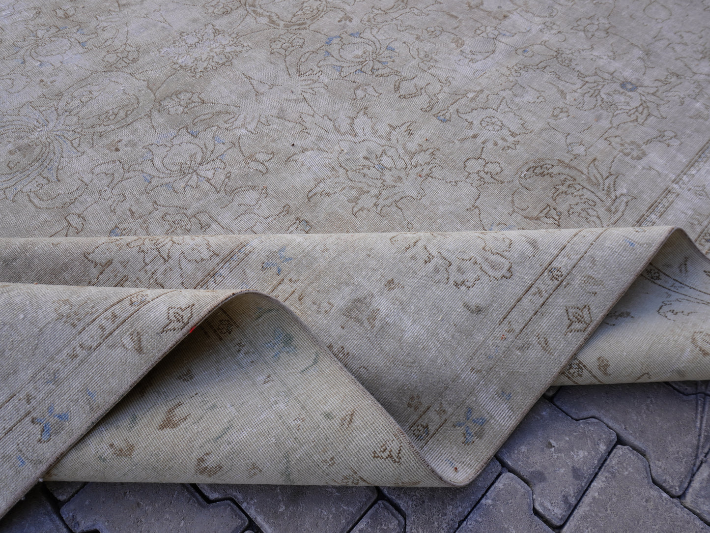 Neutral Wool Vintage Rug 9x12 ft - sku2028
