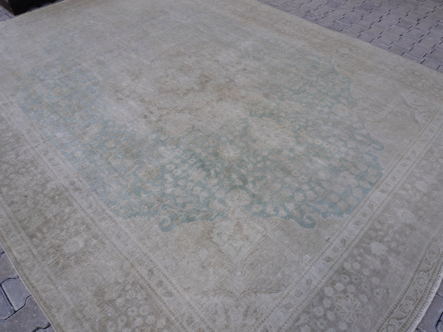 Neutral Large Rug 10x13 ft - sku2038