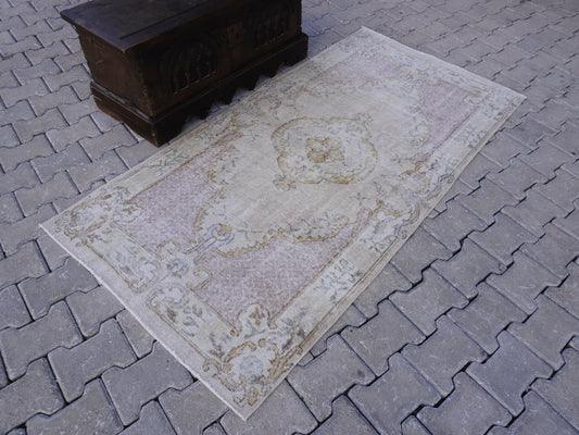 Neutral Small Rug 4x7 ft - sku 993