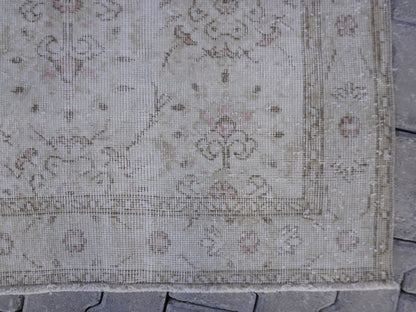 Neutral Small Rug 4x7 ft - sku 1158