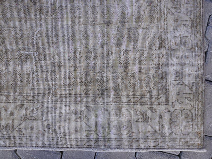 Neutral Small Rug 4x7 ft - sku 976