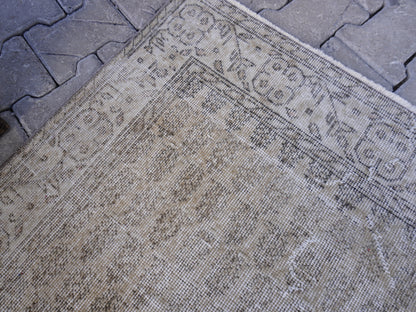 Neutral Small Rug 4x7 ft - sku 976