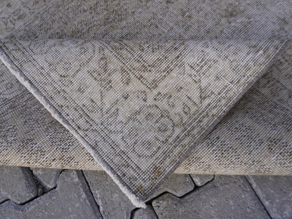 Neutral Small Rug 4x7 ft - sku 976